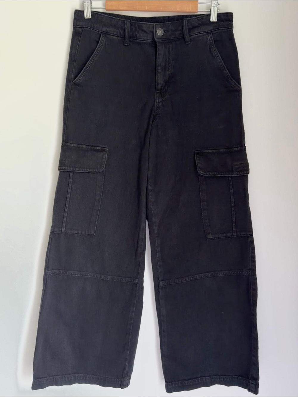 American Eagle Black Cargo Pants Size 6 Short Wide Leg Utility